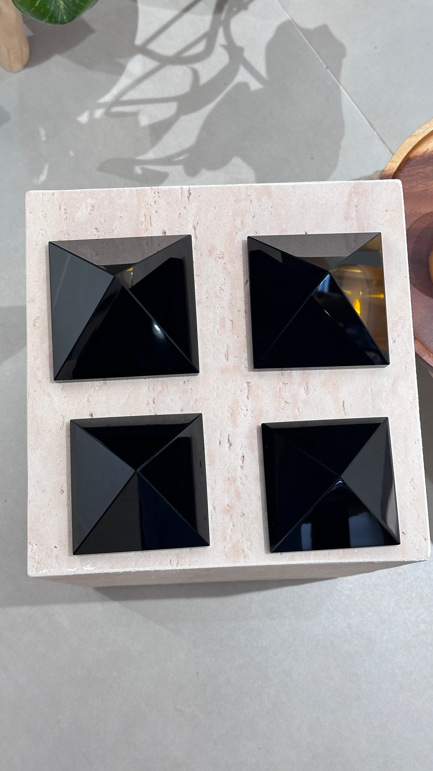 黑曜石金字塔 Black Obsidian Pyramid - ART OF GEM