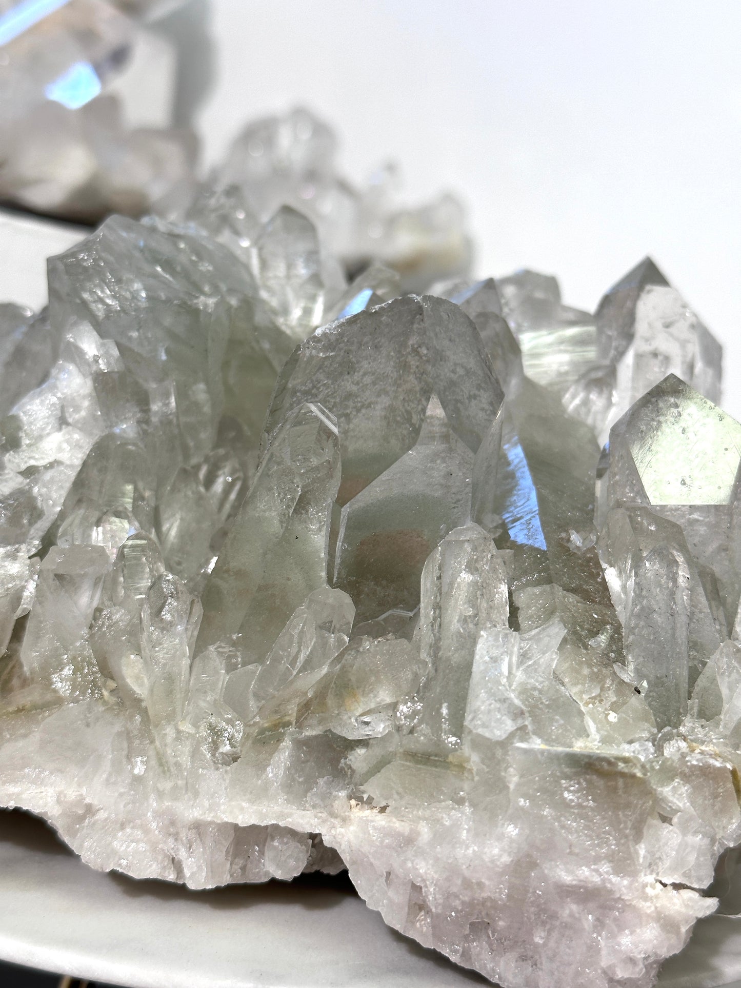 5KG 重量級巴西綠幽靈晶簇 (帶綠幽靈金字塔) - ART OF GEM