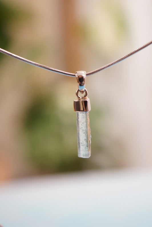 藍碧璽吊墜 (配925 銀鏈) - ART OF GEM