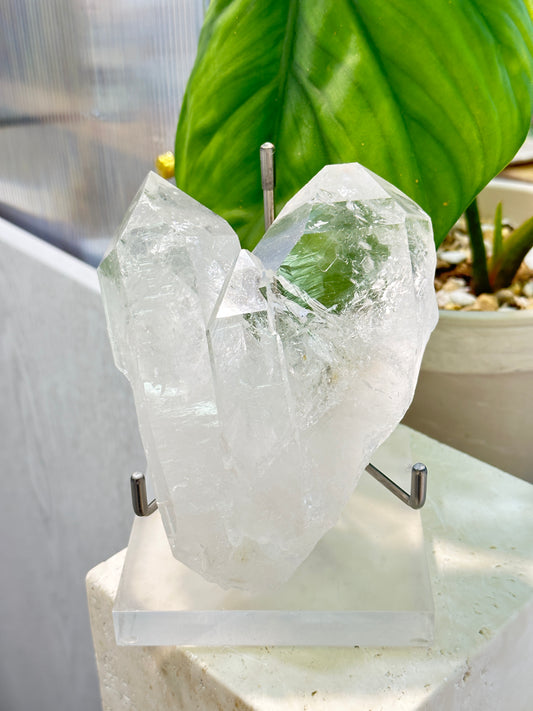 巴西心型白水晶簇共生綠幽靈 - ART OF GEM