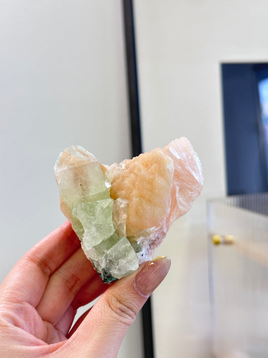 優質 罕有心型印度鑽石綠魚眼晶簇共生沸石 - ART OF GEM