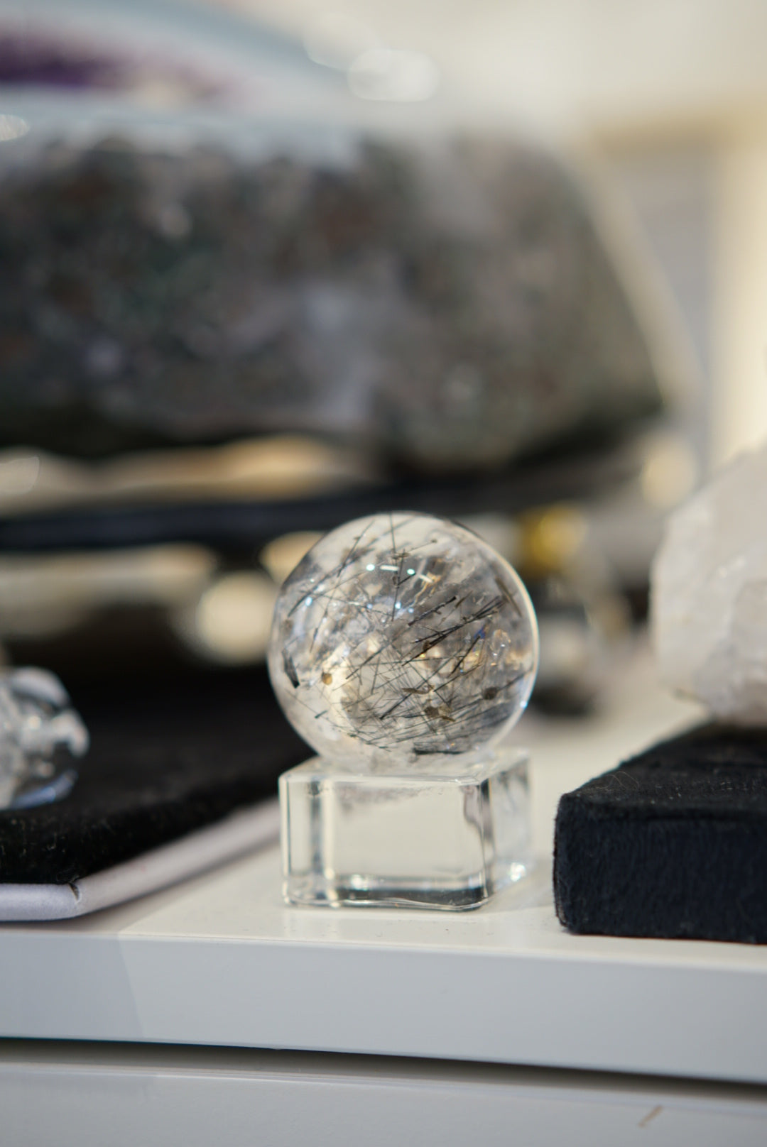 黑髮晶球 Black Rutilated Quartz Sphere