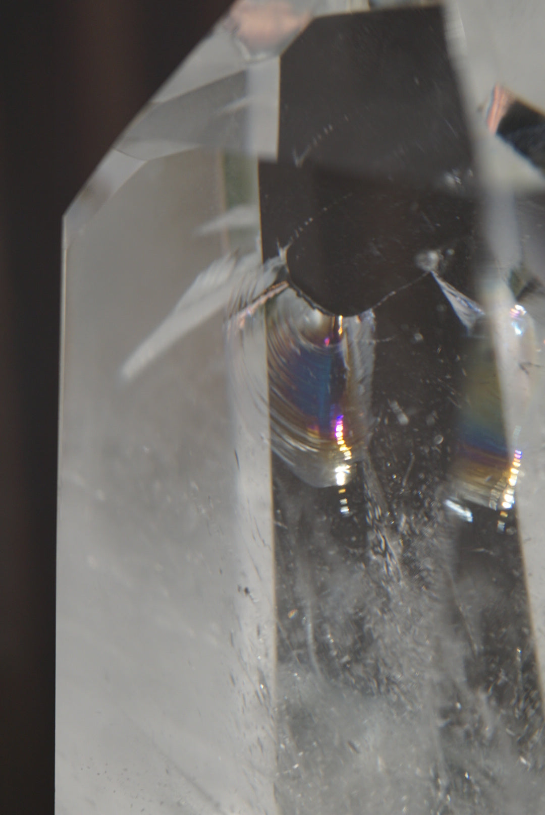 巴西白水晶柱 (帶彩虹)Brazil White Quartz Tower - ART OF GEM