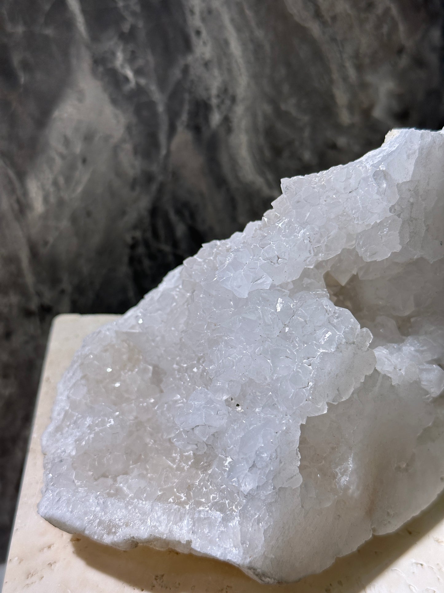 巴西白水晶洞 Brazil White Quartz Geode - ART OF GEM