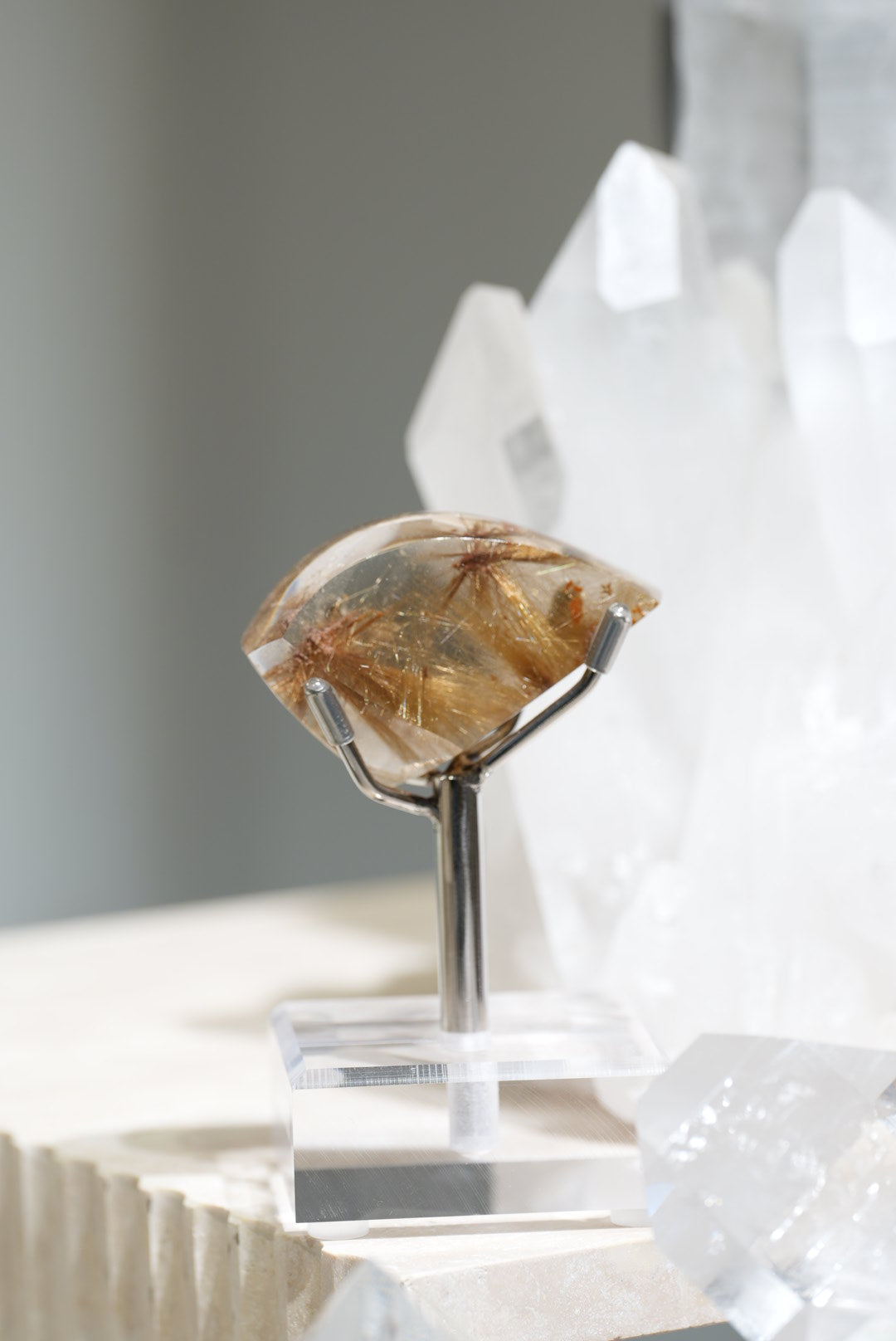 「扇型」金髮晶 (連座) - ART OF GEM