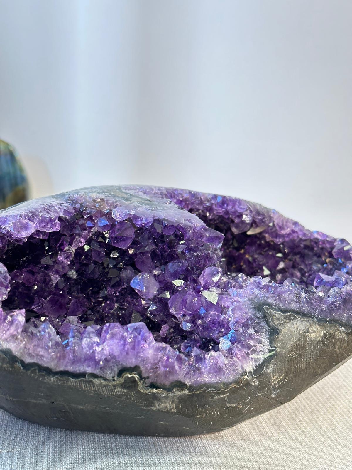 4.4KG 收藏級烏拉圭雙孔帝王紫紫晶洞 𝐄𝐱𝐜𝐞𝐥𝐥𝐞𝐧𝐭 𝐪𝐮𝐚𝐥𝐢𝐭𝐲 𝐔𝐫𝐮𝐠𝐮𝐚𝐲  𝐀𝐦𝐞𝐭𝐡𝐲𝐬𝐭 𝐆𝐞𝐨𝐝𝐞