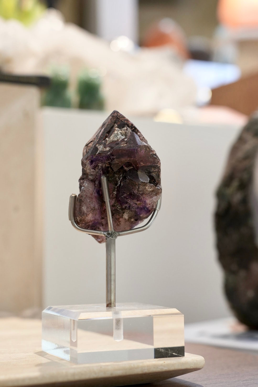 Super Seven (with stand)