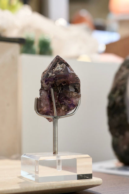 Super Seven (with stand)