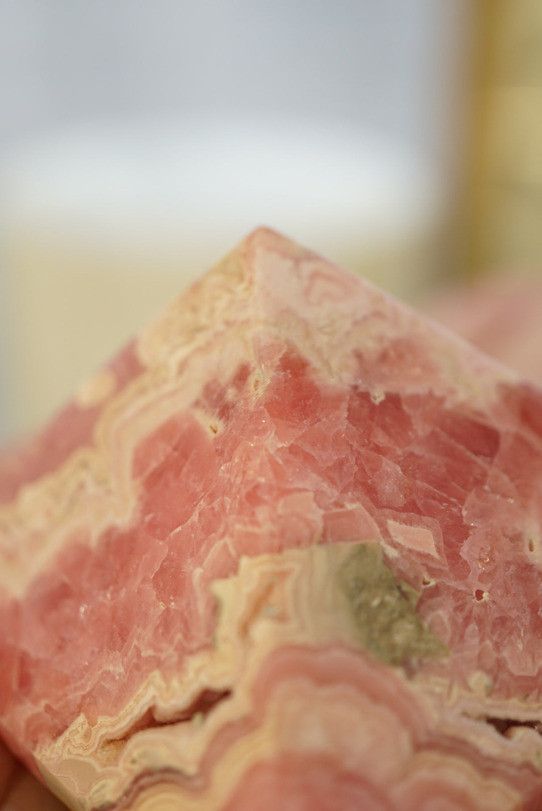 阿根廷紅紋金字塔 Rhodochrosite pyramid