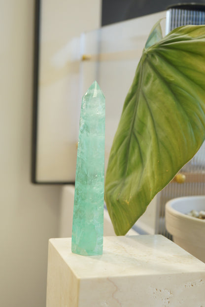 綠螢石柱  Fluorite Tower - ART OF GEM 