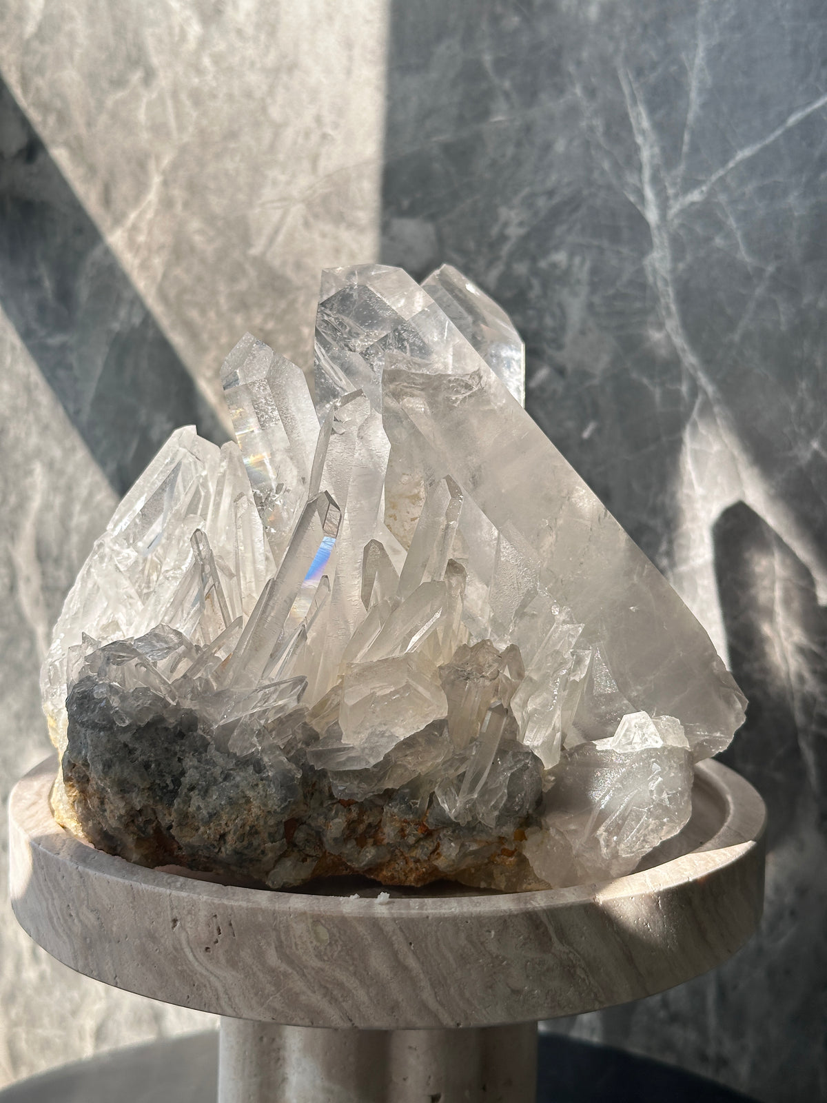 2.5KG巴西漸變灰幽靈白水晶簇 - ART OF GEM 
