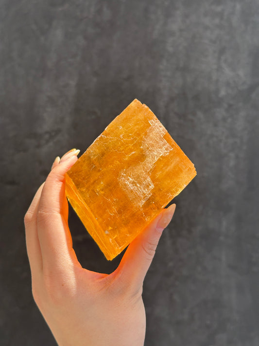 黃方解石原石 Raw Honey Calcite