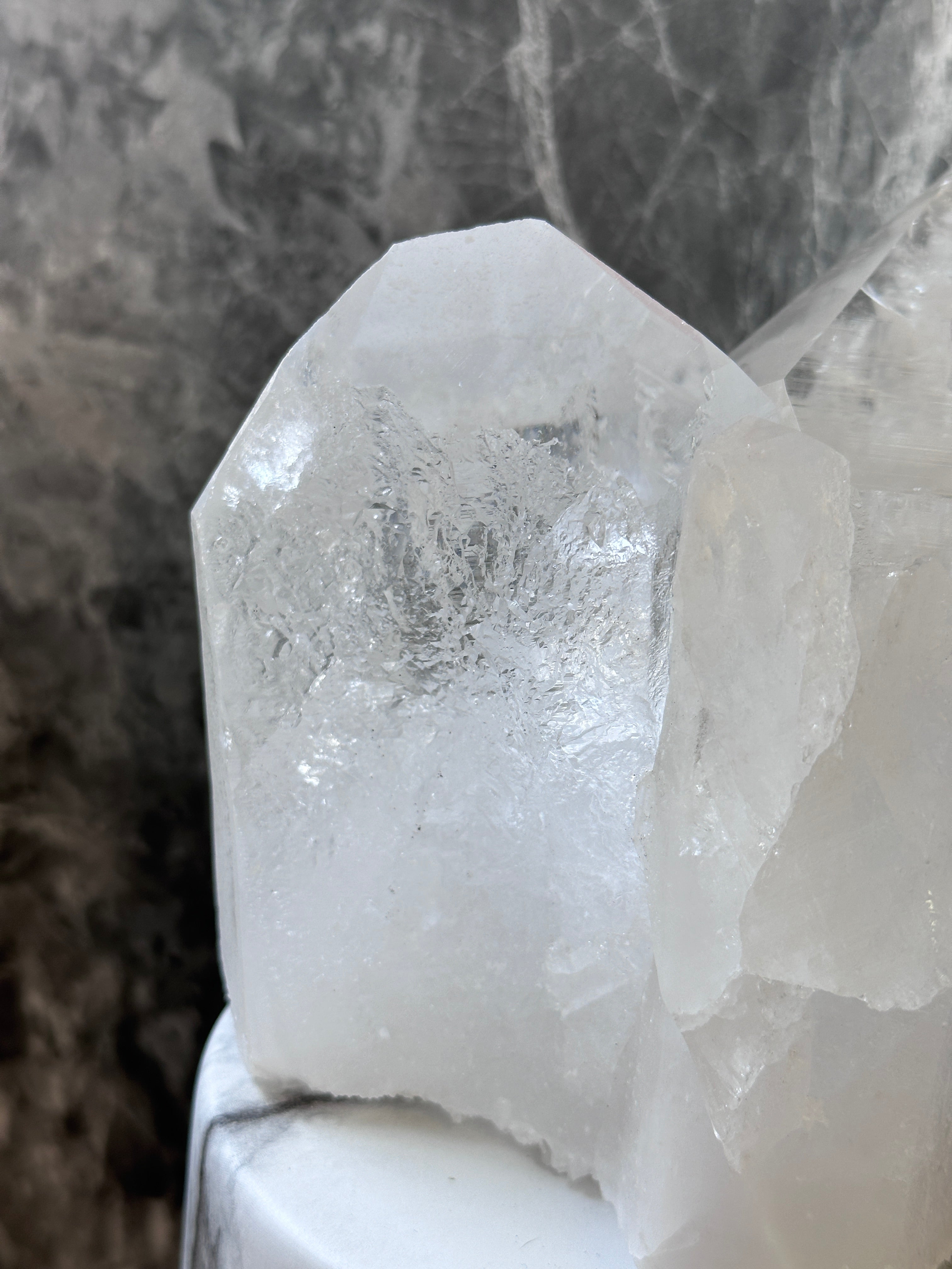 2KG巴西白水晶簇 - ART OF GEM 