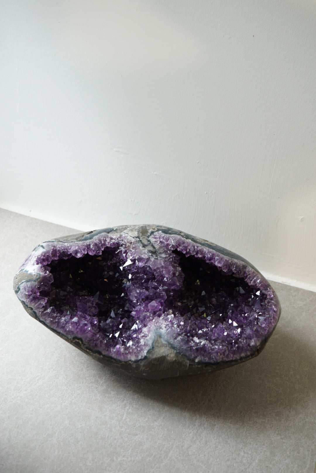 4.4KG 收藏級烏拉圭雙孔帝王紫紫晶洞 - ART OF GEM 