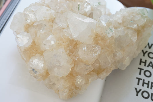 Top quality 印度鑽石魚眼晶簇共生沸石 Raw India Diamond Apophyllite with stilbite