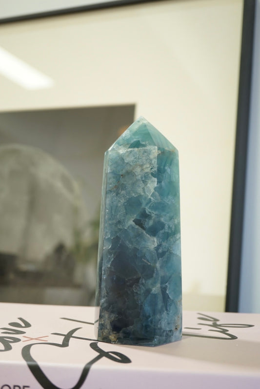 巴西藍綠色螢石柱  Brazil Fluorite Tower