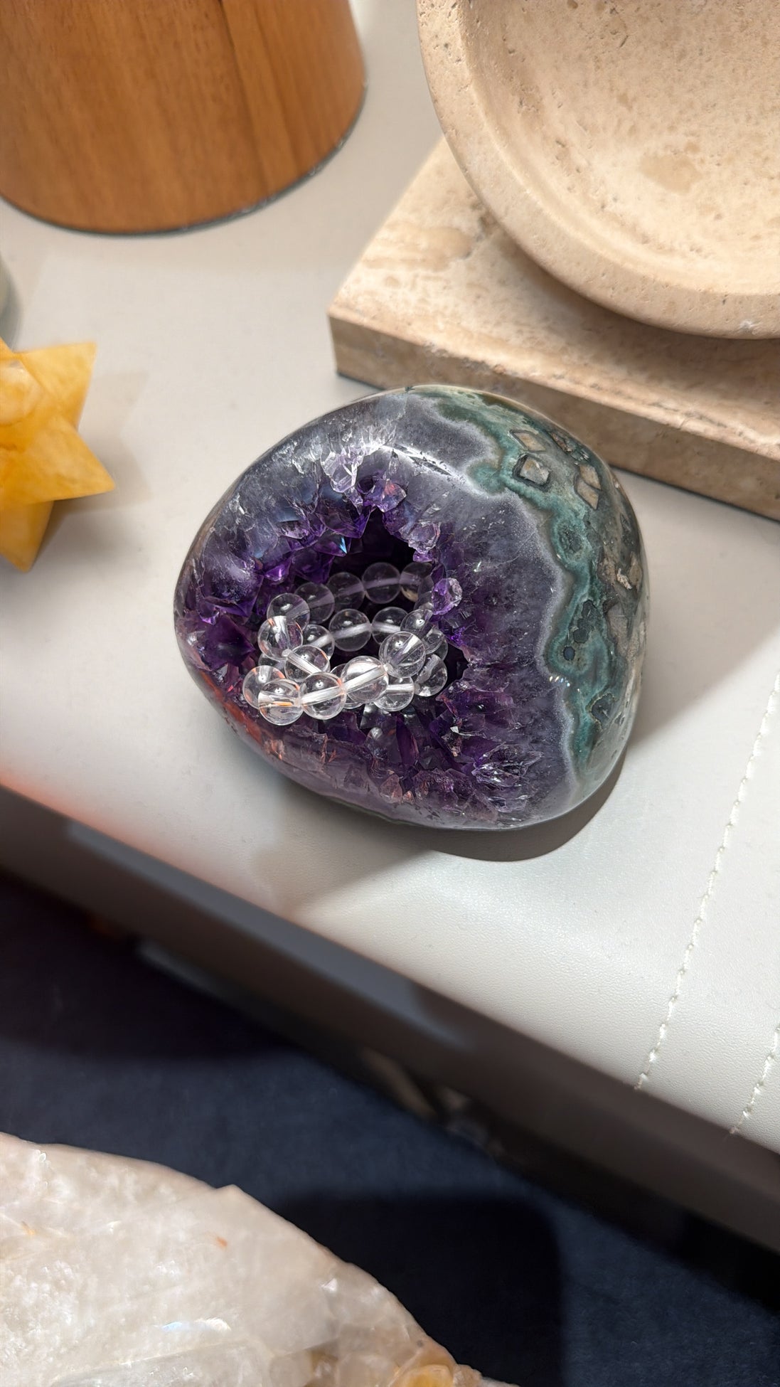 Mini 巴西全瑪瑙拋光紫晶洞共生黃方解石