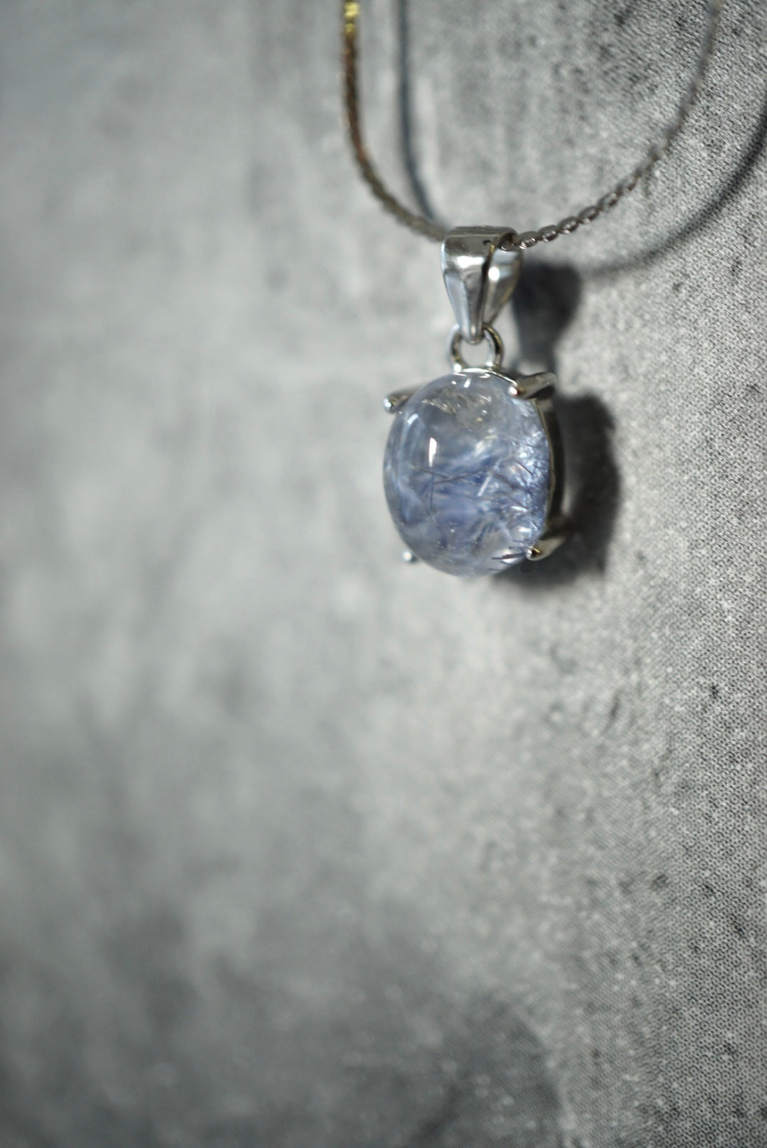 藍線石吊墜（配925 銀鏈） Dumortierite pendant（with 925 Silver Necklace)