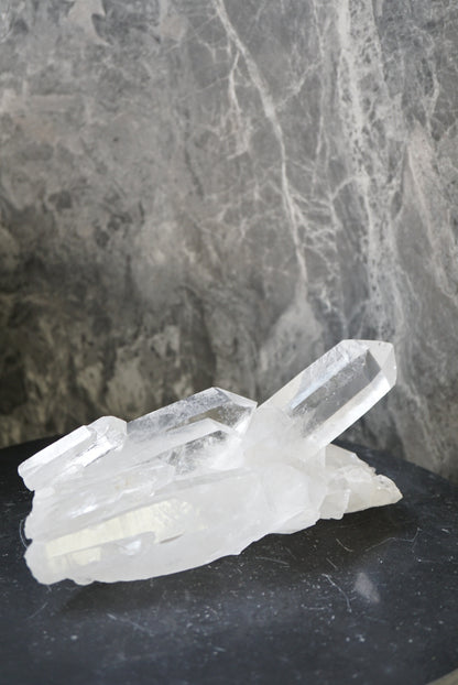 巴西白水晶簇 （ 清透，帶特殊溶蝕紋 ）Brazil White Quartz Cluster - ART OF GEM 