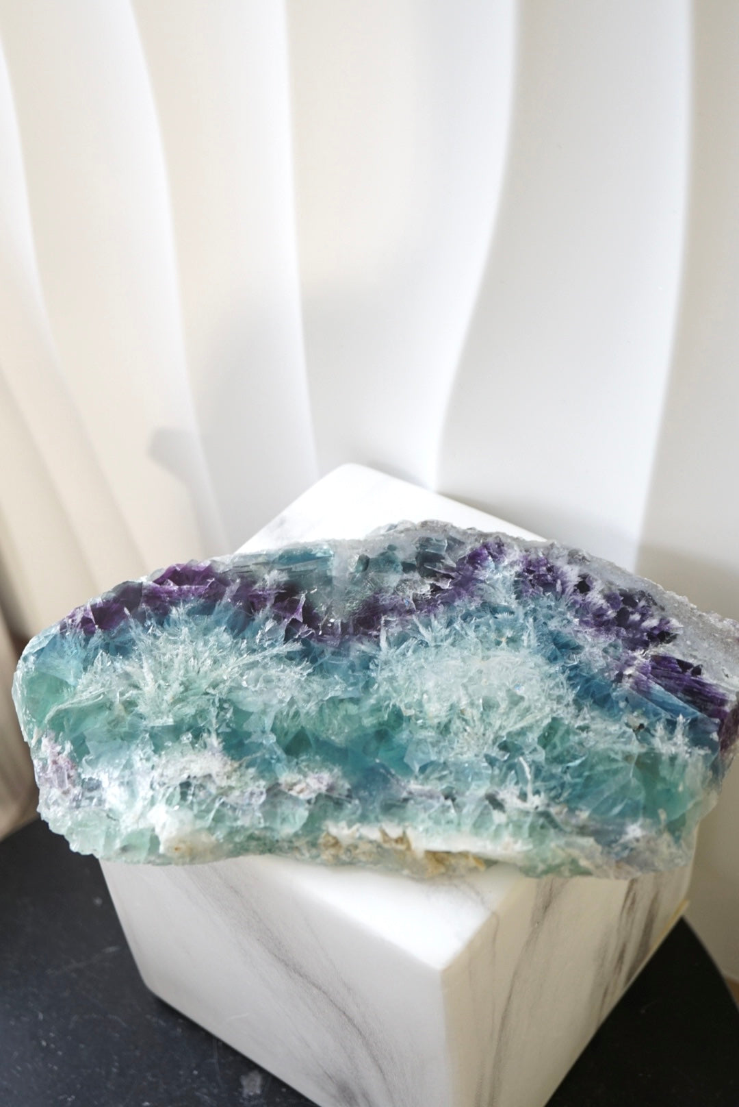 紫藍羽毛螢石板 Fluorite plate