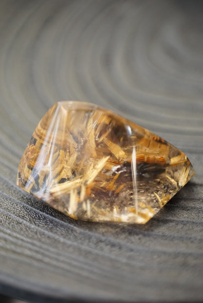 收藏級金鈦晶Golden Rutiled Quartz - ART OF GEM 