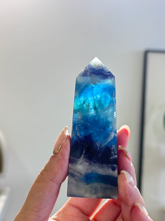 紫藍羽毛螢石柱  Fluorite Tower