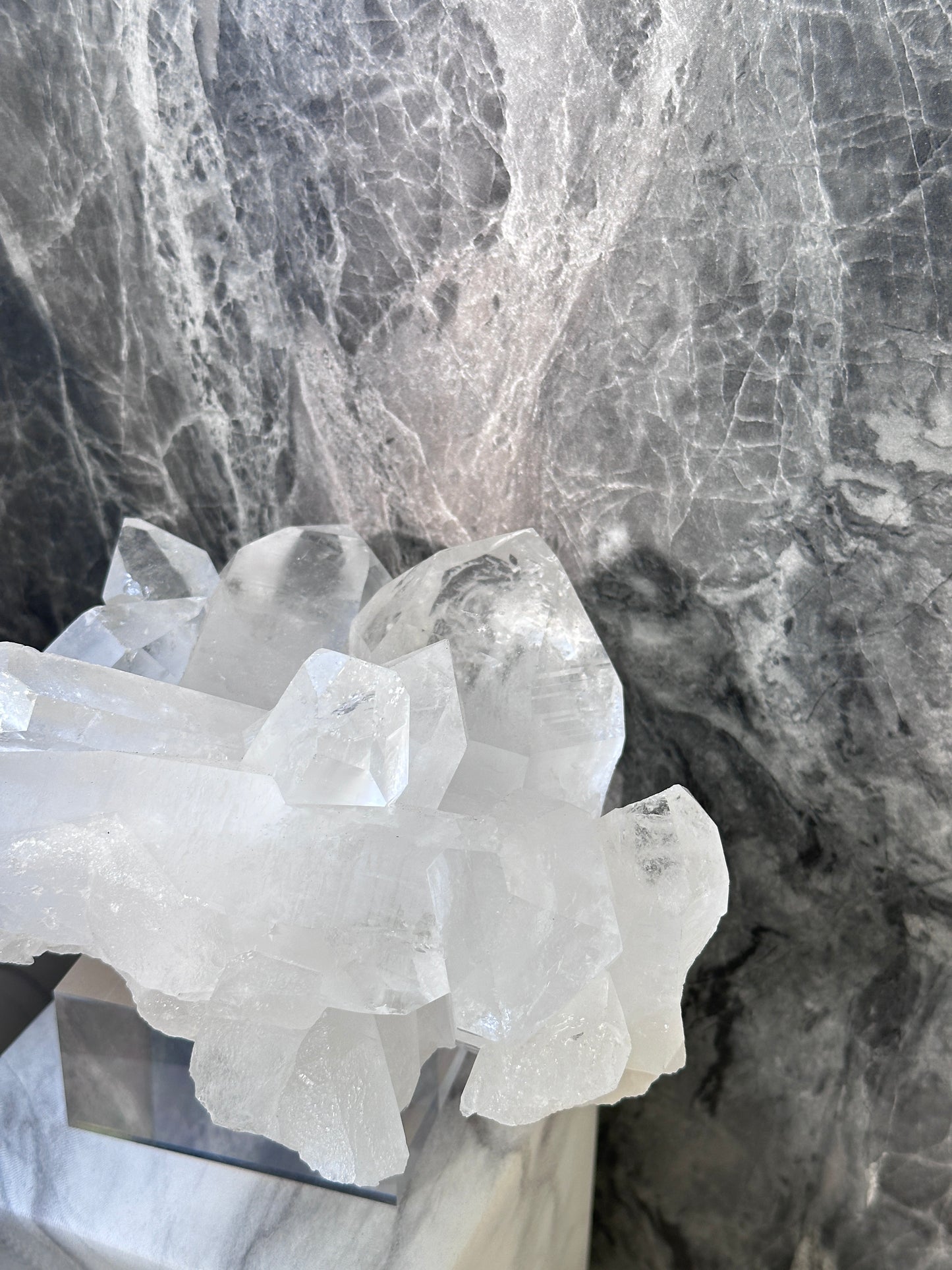 2.3KG巴西白水晶簇 Brazil White Quartz Cluster