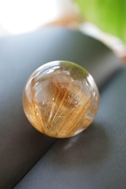 金髮晶球 Golden Rutiled Quartz Sphere