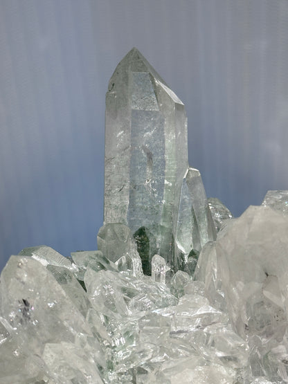 博物館收藏級印度喜馬拉雅綠幽靈白水晶簇
Collection Piece India Himalayan White Quartz Cluster with Green Phantom - ART OF GEM 