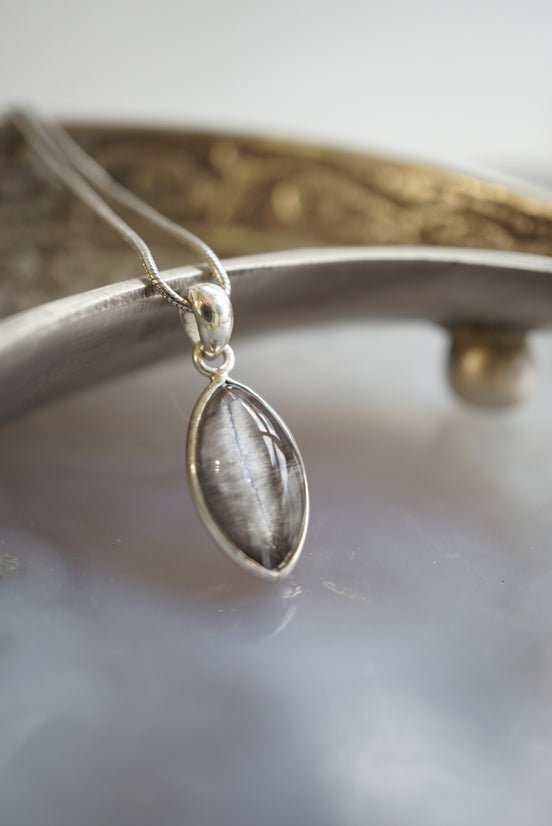 黑銀鈦吊墜 (配925銀鏈） - ART OF GEM 