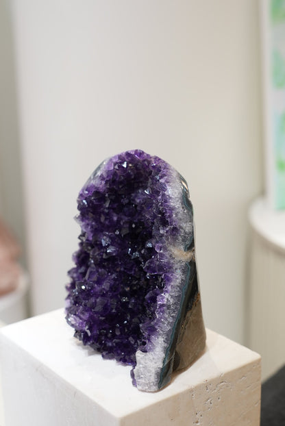烏拉圭頂級紫晶簇共生方解石 （帶紫晶花） - ART OF GEM 