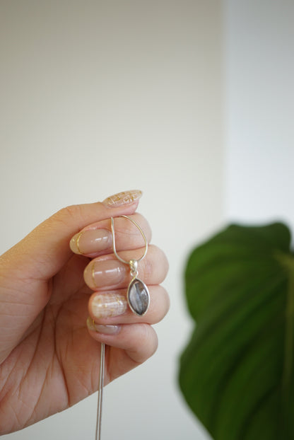 黑銀鈦吊墜 (配925銀鏈）Brookite in Quartz Pendant (with 925 silver necklace) - ART OF GEM 