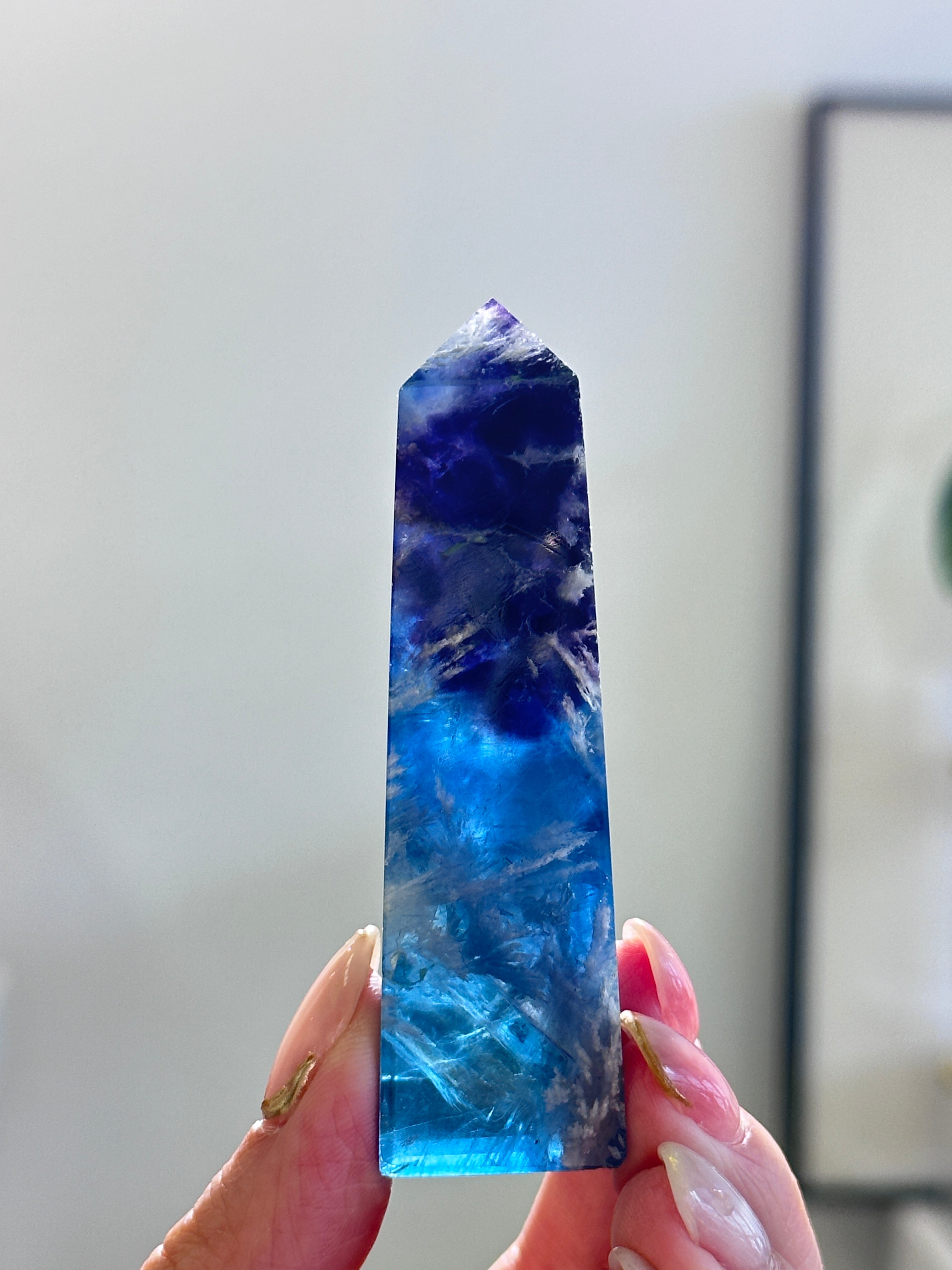 紫藍羽毛螢石柱 - ART OF GEM 