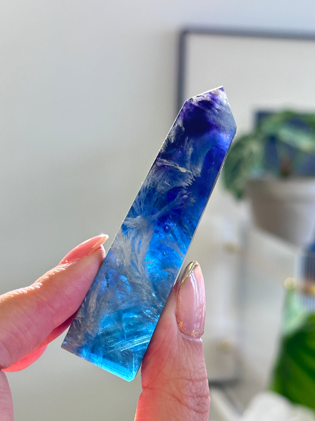 紫藍羽毛螢石柱 - ART OF GEM 