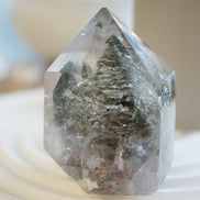 千層金字塔綠幽靈柱 - ART OF GEM 