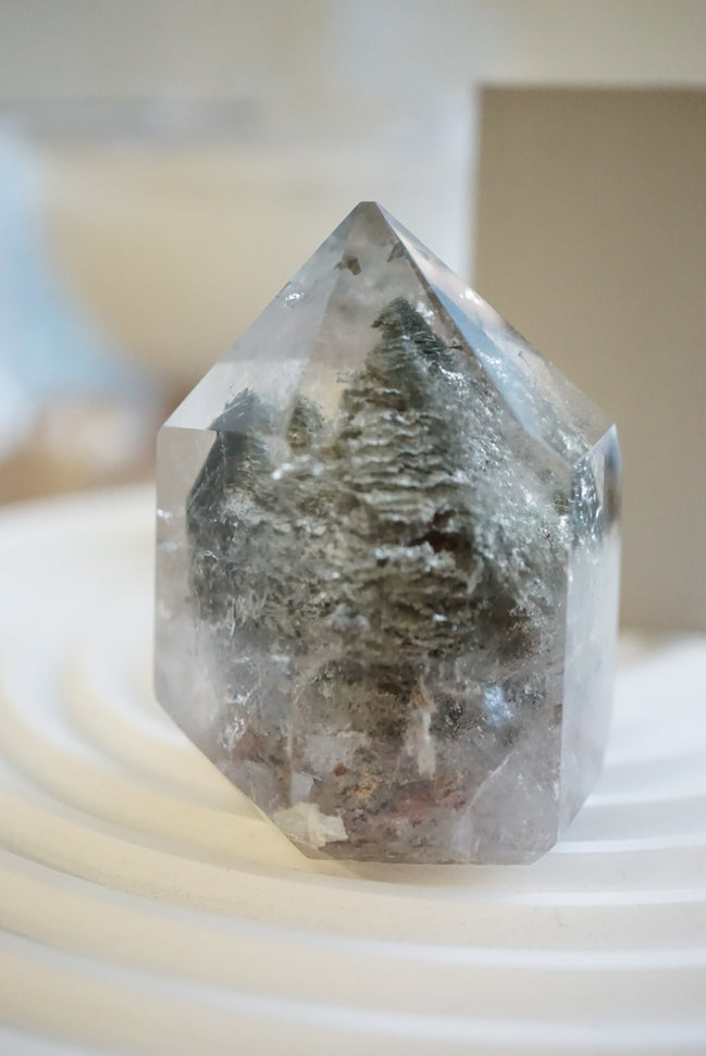 千層金字塔綠幽靈柱 - ART OF GEM 