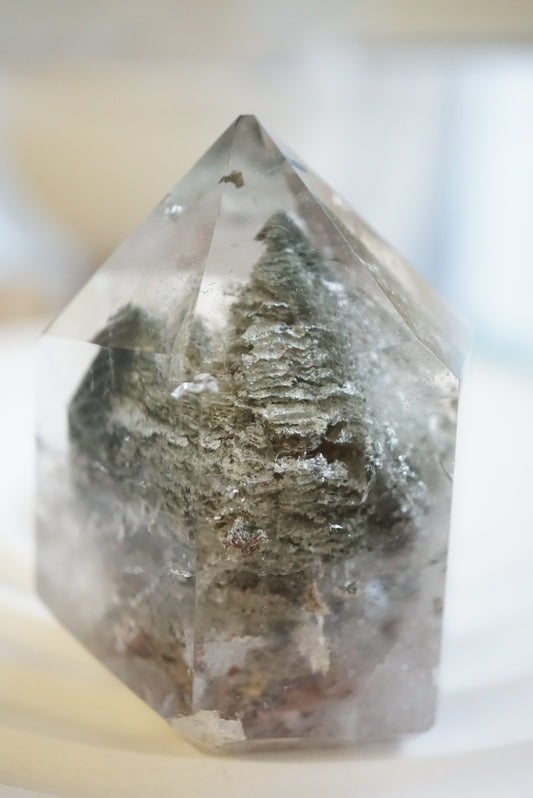 千層金字塔綠幽靈柱 - ART OF GEM 