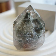 千層金字塔綠幽靈柱 - ART OF GEM 