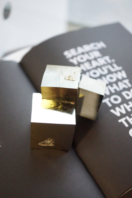 頂級西班牙黃鐵礦原石 - ART OF GEM