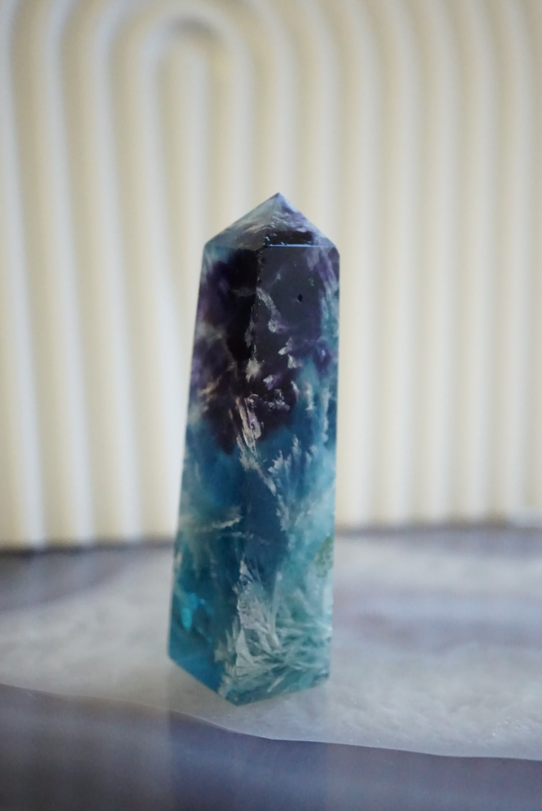 紫藍羽毛螢石柱 - ART OF GEM 