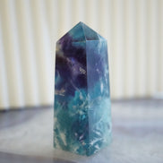 紫藍羽毛螢石柱 - ART OF GEM 