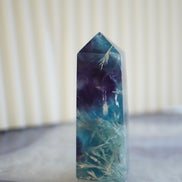 紫藍羽毛螢石柱 - ART OF GEM 