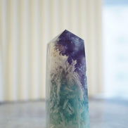 紫藍羽毛螢石柱 - ART OF GEM 