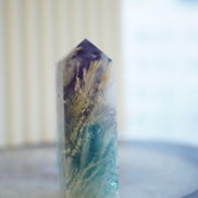 紫藍羽毛螢石柱 - ART OF GEM 
