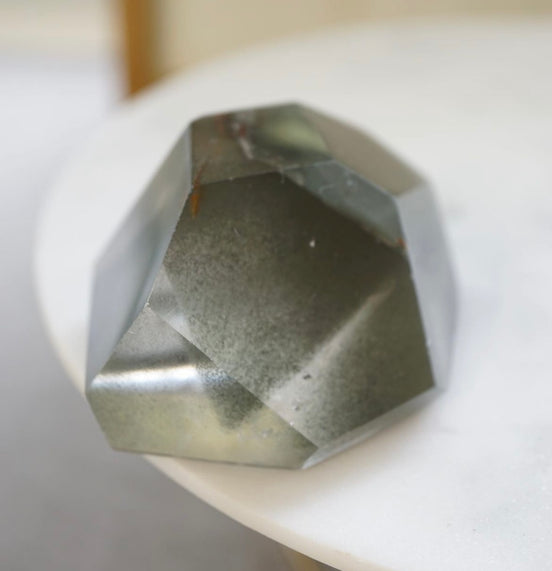 內包金字塔千層綠幽靈 - ART OF GEM 