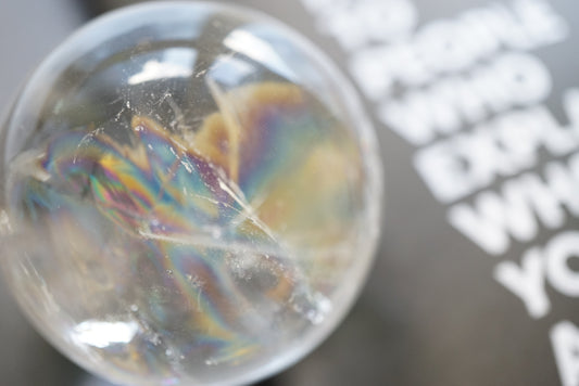 清透彩虹巴西白水晶球 - ART OF GEM