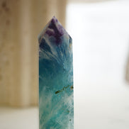 紫藍羽毛螢石柱 - ART OF GEM 