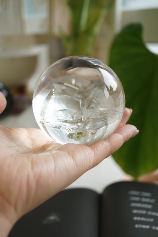 清透彩虹巴西白水晶球 - ART OF GEM