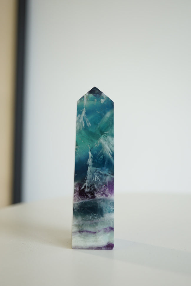紫藍羽毛螢石柱 - ART OF GEM 