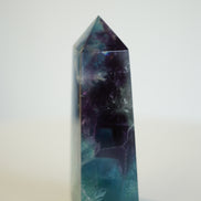 紫藍羽毛螢石柱 - ART OF GEM 